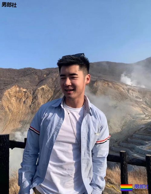 公园遇胡茬野男扒衣戏水，湿身后尤物有大料 - 51虹马