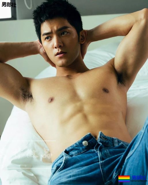 红楼梦天菜祖雄师弟，过气肌肉男为翻红曝光硬照写真！ - 51虹马