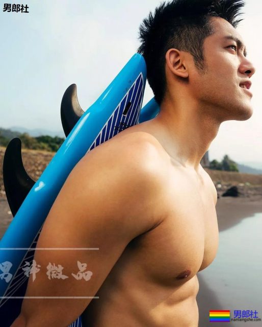 红楼梦天菜祖雄师弟，过气肌肉男为翻红曝光硬照写真！ - 51虹马