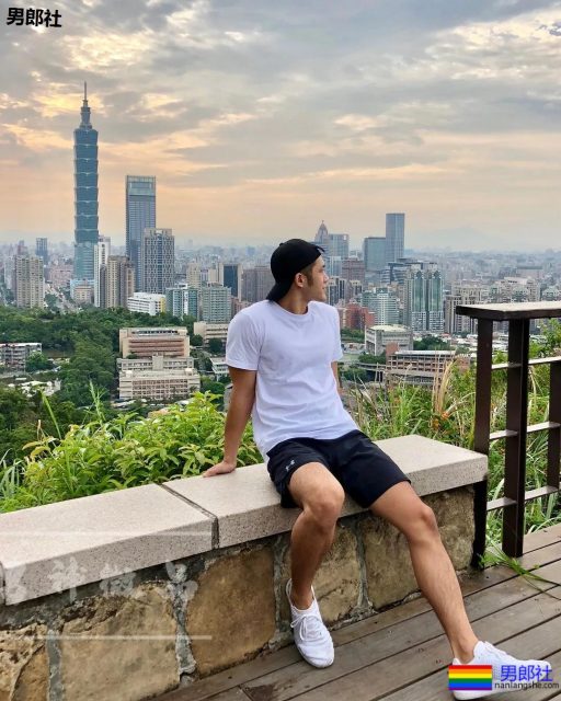 红楼梦天菜祖雄师弟，过气肌肉男为翻红曝光硬照写真！ - 51虹马