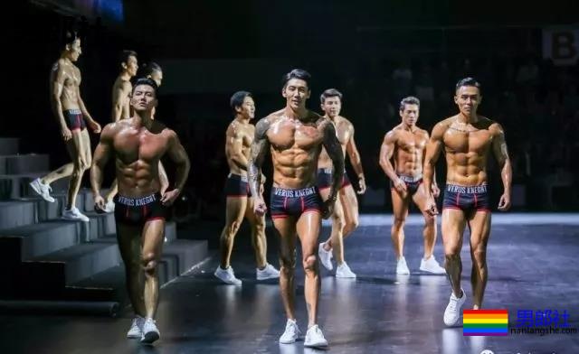 视觉盛宴！超肌感！百男大秀一件不留！ - 51虹马