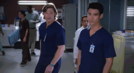 正装空少居然偷偷大片被爆，与欧美老汉激情热吻。 - 51虹马