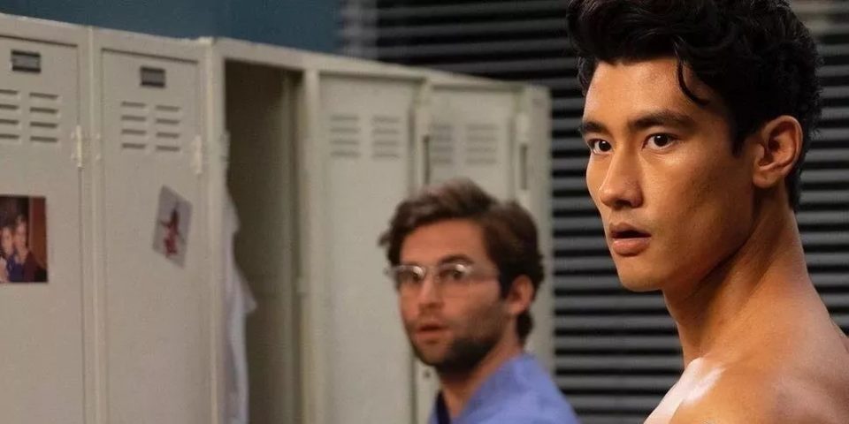 正装空少居然偷偷大片被爆，与欧美老汉激情热吻。 - 51虹马