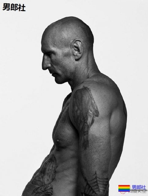 作为《男士健康》封面名人,英国出柜球星展现力量 - 51虹马 作为《男士健康》封面名人,英国出柜球星展现力量 - 51虹马