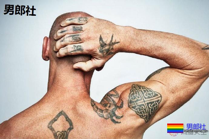 作为《男士健康》封面名人,英国出柜球星展现力量 - 51虹马 作为《男士健康》封面名人,英国出柜球星展现力量 - 51虹马