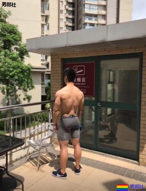 商务正装，大胸宽臂，大腿更结实 - 51虹马