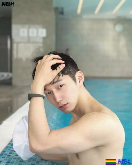 靠不雅视频走红的MB体育生，有没有被他电到？-51虹马