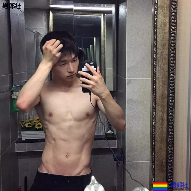 靠不雅视频走红的MB体育生，有没有被他电到？ - 51虹马