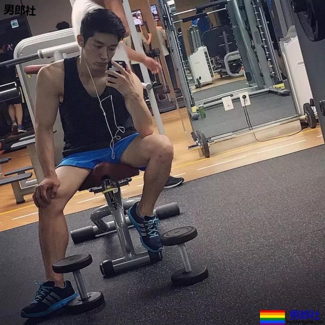 靠不雅视频走红的MB体育生，有没有被他电到？ - 51虹马