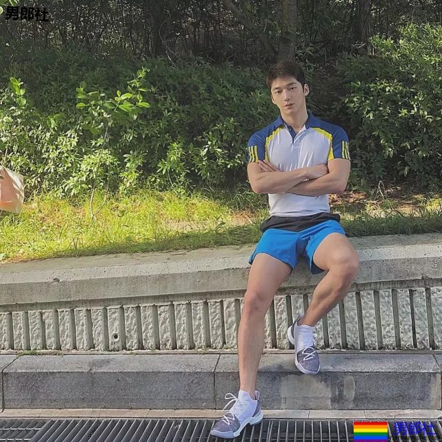 靠不雅视频走红的MB体育生，有没有被他电到？ - 51虹马