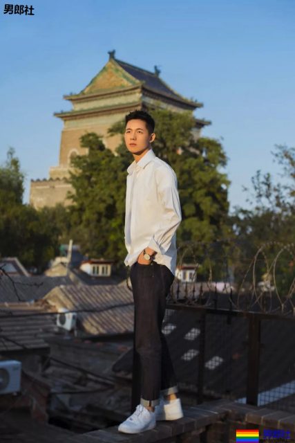 比李现还嫩!？正装制服小狼狗够长直，口水忍不住了！ - 51虹马