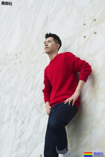 比李现还嫩!？正装制服小狼狗够长直，口水忍不住了！ - 51虹马