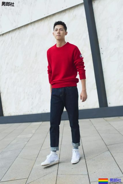 比李现还嫩!？正装制服小狼狗够长直，口水忍不住了！ - 51虹马