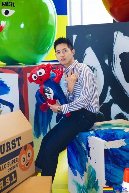 比李现还嫩!？正装制服小狼狗够长直，口水忍不住了！ - 51虹马