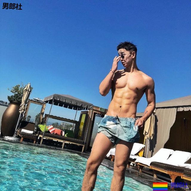 奶凶奶凶的"颜肉双修"小奶狼，童颜腹肌小筋肉，想A爆他！ - 51虹马