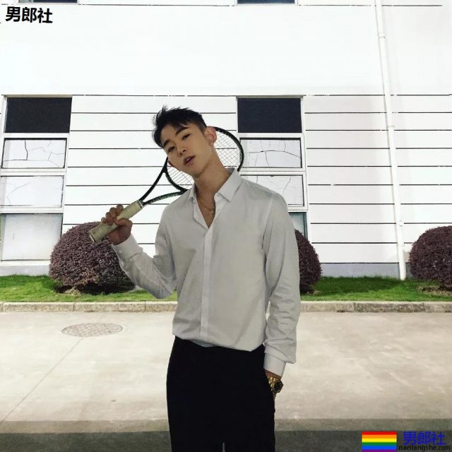 奶凶奶凶的"颜肉双修"小奶狼，童颜腹肌小筋肉，想A爆他！ - 51虹马