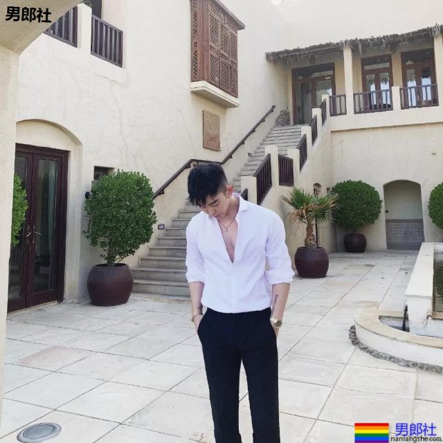 奶凶奶凶的"颜肉双修"小奶狼，童颜腹肌小筋肉，想A爆他！ - 51虹马