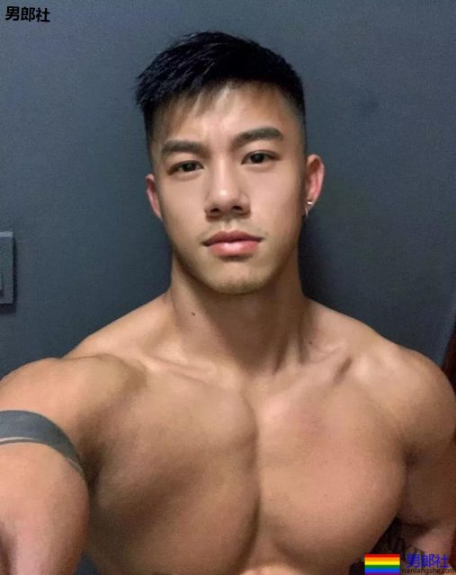 帅哥花样“炫腹”！这样的男朋友我可以 - 51虹马