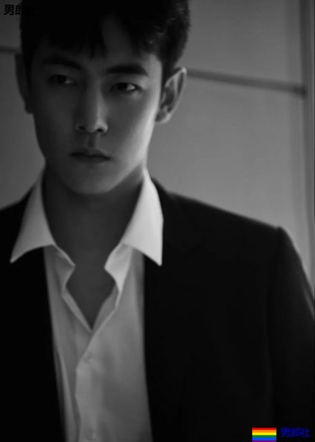 体育生制服小哥哥大长腿，不看就亏了.... - 51虹马