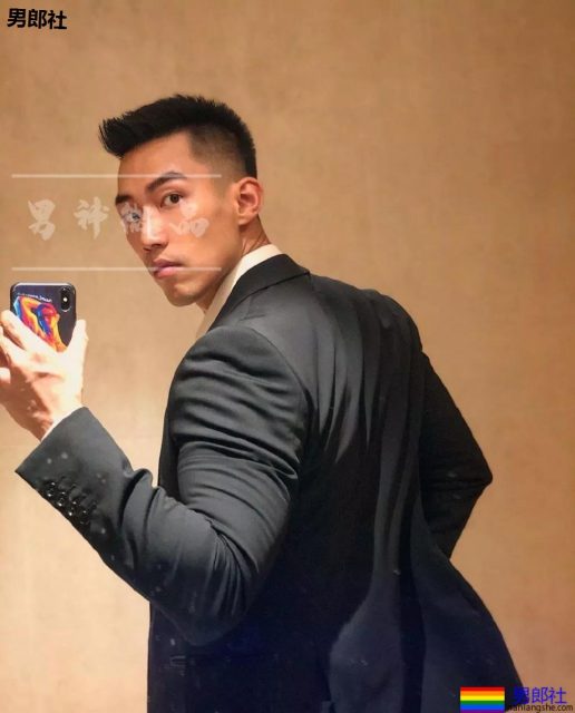 "武汉一姐"筋肉小哥太open!极品翘臀大胸肌被挤爆! - 51虹马 "武汉一姐"筋肉小哥太open!极品翘臀大胸肌被挤爆! - 51虹马