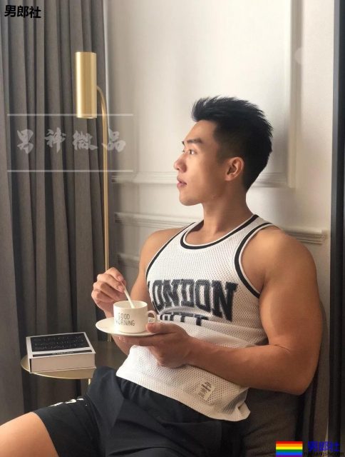 "武汉一姐"筋肉小哥太open!极品翘臀大胸肌被挤爆! - 51虹马 "武汉一姐"筋肉小哥太open!极品翘臀大胸肌被挤爆! - 51虹马