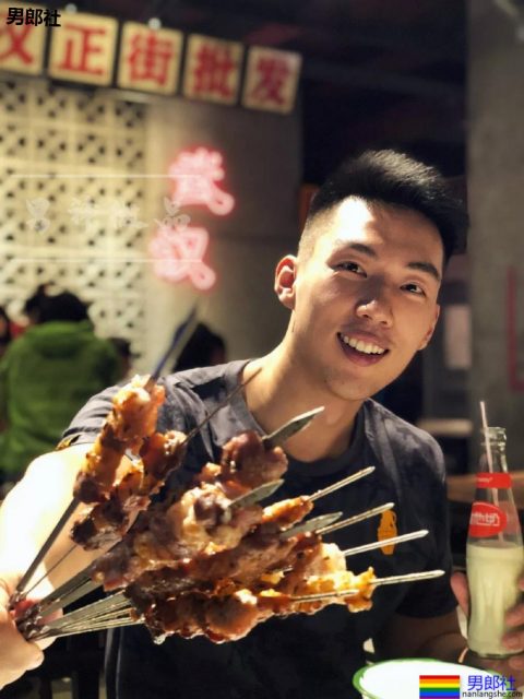 "武汉一姐"筋肉小哥太open!极品翘臀大胸肌被挤爆! - 51虹马 "武汉一姐"筋肉小哥太open!极品翘臀大胸肌被挤爆! - 51虹马