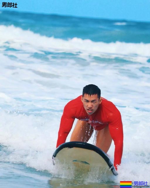 "武汉一姐"筋肉小哥太open!极品翘臀大胸肌被挤爆! - 51虹马 "武汉一姐"筋肉小哥太open!极品翘臀大胸肌被挤爆! - 51虹马