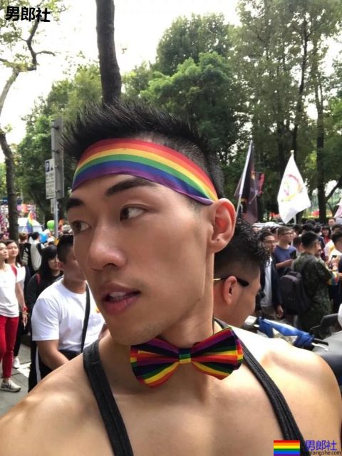 "武汉一姐"筋肉小哥太open!极品翘臀大胸肌被挤爆! - 51虹马 "武汉一姐"筋肉小哥太open!极品翘臀大胸肌被挤爆! - 51虹马