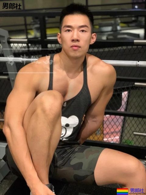 "武汉一姐"筋肉小哥太open!极品翘臀大胸肌被挤爆! - 51虹马 "武汉一姐"筋肉小哥太open!极品翘臀大胸肌被挤爆! - 51虹马