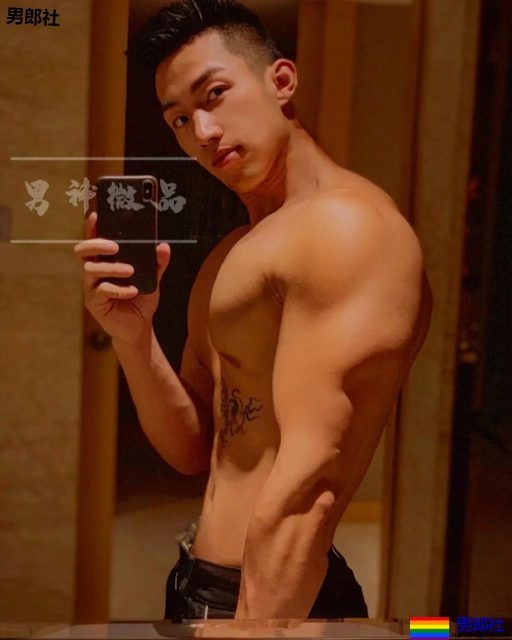 "武汉一姐"筋肉小哥太open!极品翘臀大胸肌被挤爆! - 51虹马 "武汉一姐"筋肉小哥太open!极品翘臀大胸肌被挤爆! - 51虹马