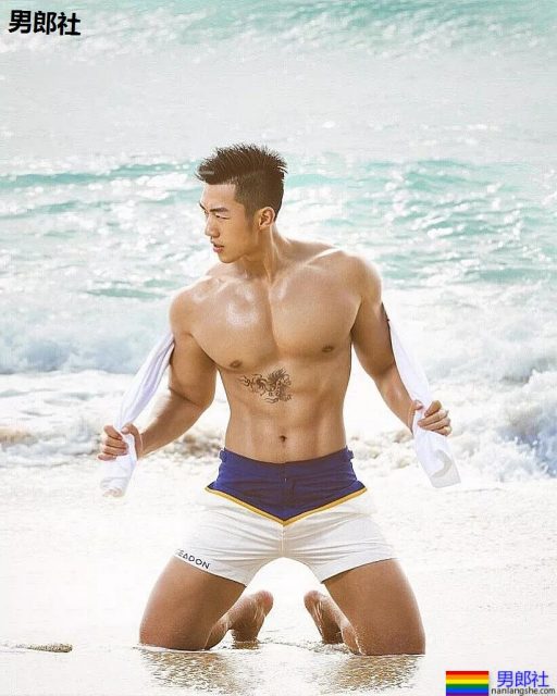 "武汉一姐"筋肉小哥太open!极品翘臀大胸肌被挤爆! - 51虹马 "武汉一姐"筋肉小哥太open!极品翘臀大胸肌被挤爆! - 51虹马