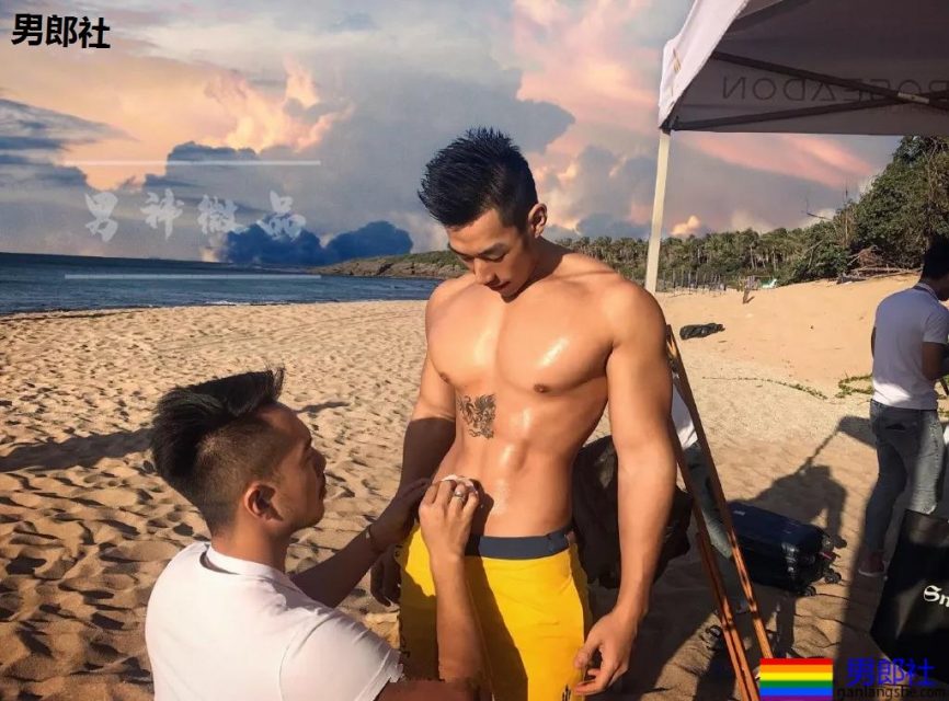 "武汉一姐"筋肉小哥太open!极品翘臀大胸肌被挤爆! - 51虹马 "武汉一姐"筋肉小哥太open!极品翘臀大胸肌被挤爆! - 51虹马