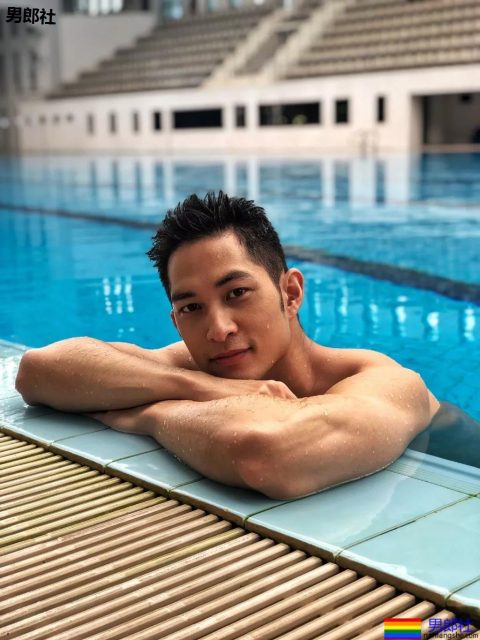 双胎胞泳裤肌肉男跳水A爆了!原来还有三胞胎兄弟浴室疯狂秀身材! - 51虹马 双胎胞泳裤肌肉男跳水A爆了!原来还有三胞胎兄弟浴室疯狂秀身材! - 51虹马