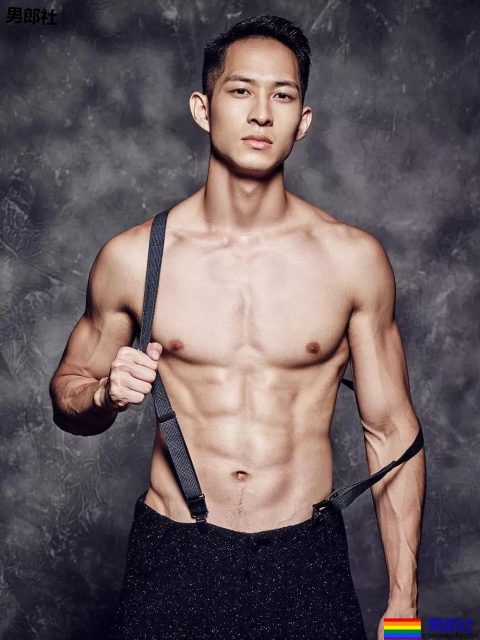 双胎胞泳裤肌肉男跳水A爆了!原来还有三胞胎兄弟浴室疯狂秀身材! - 51虹马 双胎胞泳裤肌肉男跳水A爆了!原来还有三胞胎兄弟浴室疯狂秀身材! - 51虹马