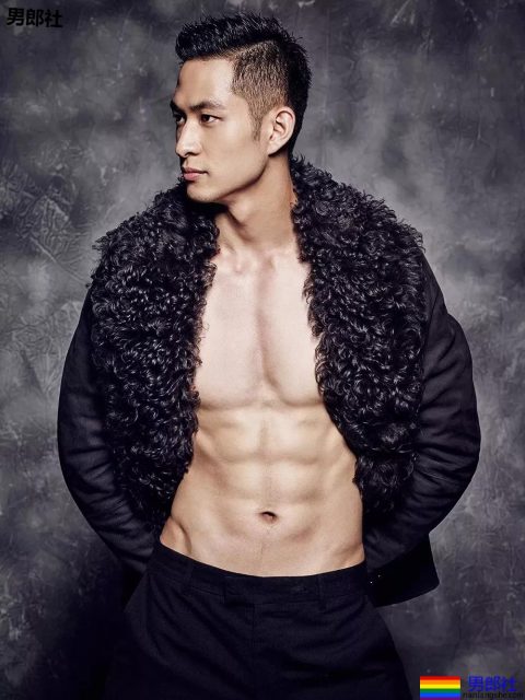 双胎胞泳裤肌肉男跳水A爆了!原来还有三胞胎兄弟浴室疯狂秀身材! - 51虹马 双胎胞泳裤肌肉男跳水A爆了!原来还有三胞胎兄弟浴室疯狂秀身材! - 51虹马