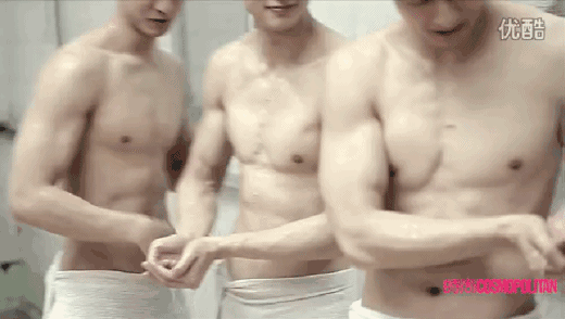 双胎胞泳裤肌肉男跳水A爆了!原来还有三胞胎兄弟浴室疯狂秀身材! - 51虹马 双胎胞泳裤肌肉男跳水A爆了!原来还有三胞胎兄弟浴室疯狂秀身材! - 51虹马