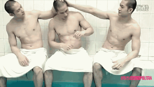 双胎胞泳裤肌肉男跳水A爆了!原来还有三胞胎兄弟浴室疯狂秀身材! - 51虹马 双胎胞泳裤肌肉男跳水A爆了!原来还有三胞胎兄弟浴室疯狂秀身材! - 51虹马