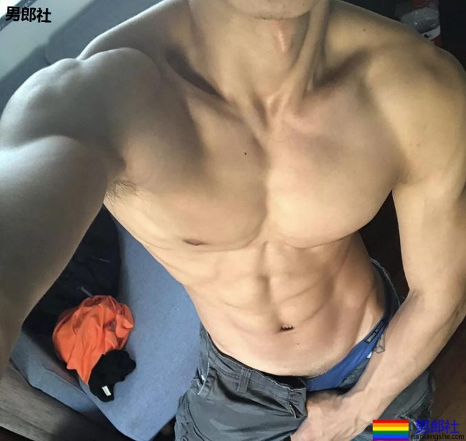 偷了男神室友的内裤，这酸爽的.... - 51虹马