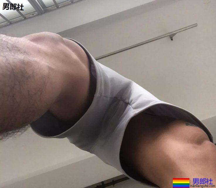 偷了男神室友的内裤，这酸爽的.... - 51虹马