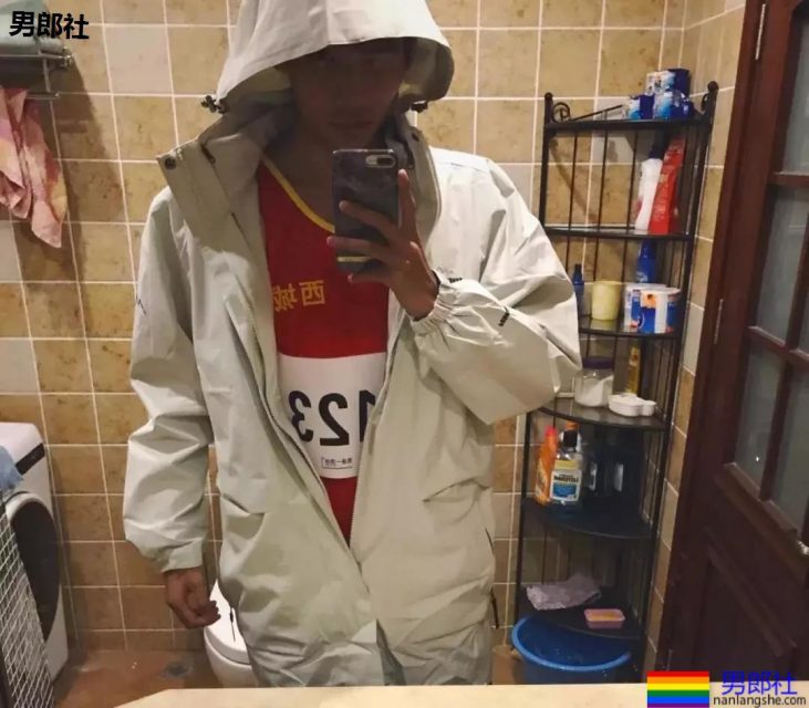 偷了男神室友的内裤，这酸爽的.... - 51虹马