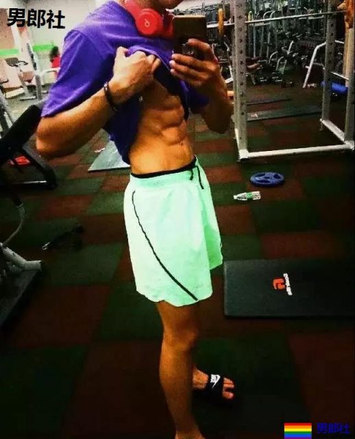 偷了男神室友的内裤，这酸爽的.... - 51虹马