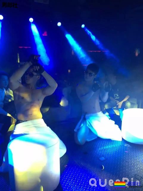 Gay吧探秘系！GOGOBOY鸟笼激战！ - 51虹马