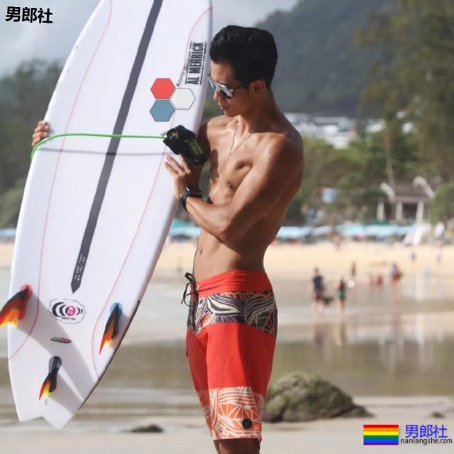 与陈冠希老爸关系匪浅！初代健身名媛朱晓辉，竟会这些高难度姿势 - 51虹马