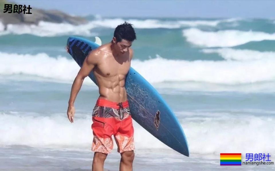 与陈冠希老爸关系匪浅！初代健身名媛朱晓辉，竟会这些高难度姿势 - 51虹马