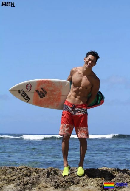 与陈冠希老爸关系匪浅！初代健身名媛朱晓辉，竟会这些高难度姿势 - 51虹马