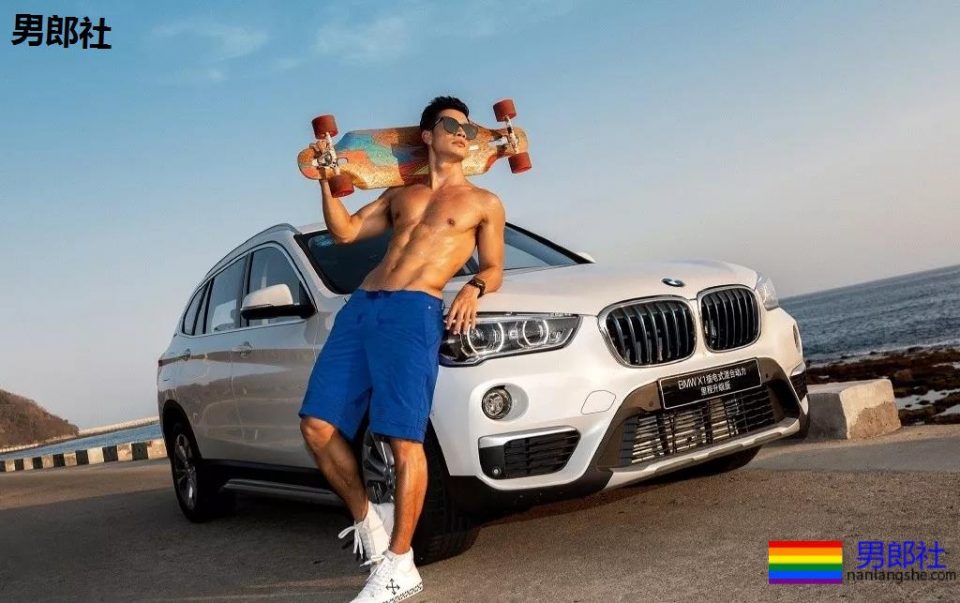 与陈冠希老爸关系匪浅！初代健身名媛朱晓辉，竟会这些高难度姿势 - 51虹马