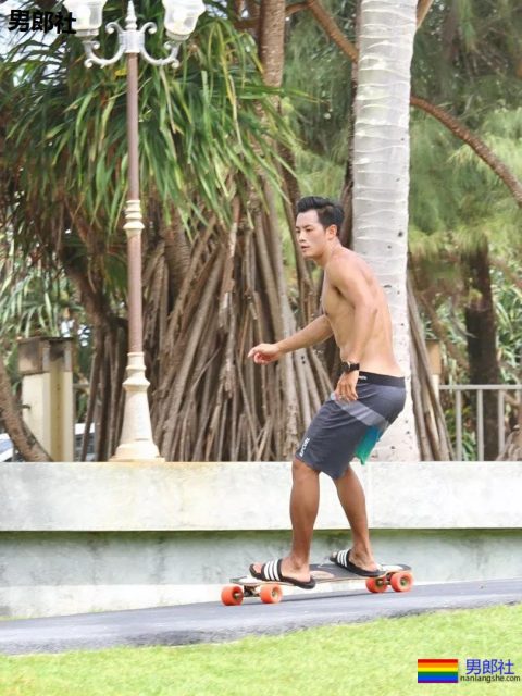 与陈冠希老爸关系匪浅！初代健身名媛朱晓辉，竟会这些高难度姿势 - 51虹马