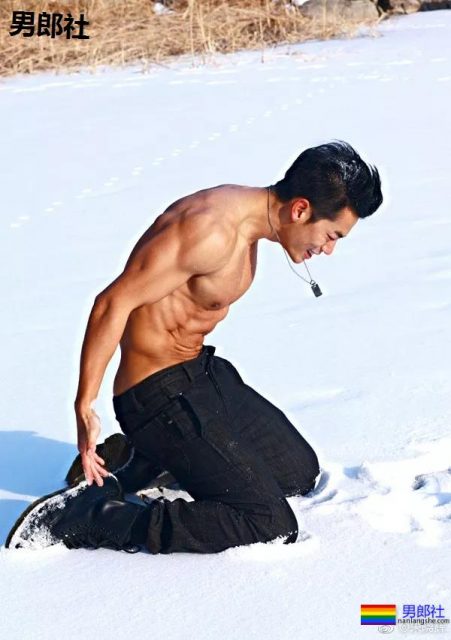 与陈冠希老爸关系匪浅！初代健身名媛朱晓辉，竟会这些高难度姿势 - 51虹马