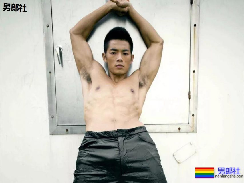 与陈冠希老爸关系匪浅！初代健身名媛朱晓辉，竟会这些高难度姿势 - 51虹马