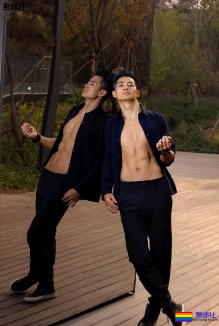 与陈冠希老爸关系匪浅！初代健身名媛朱晓辉，竟会这些高难度姿势 - 51虹马